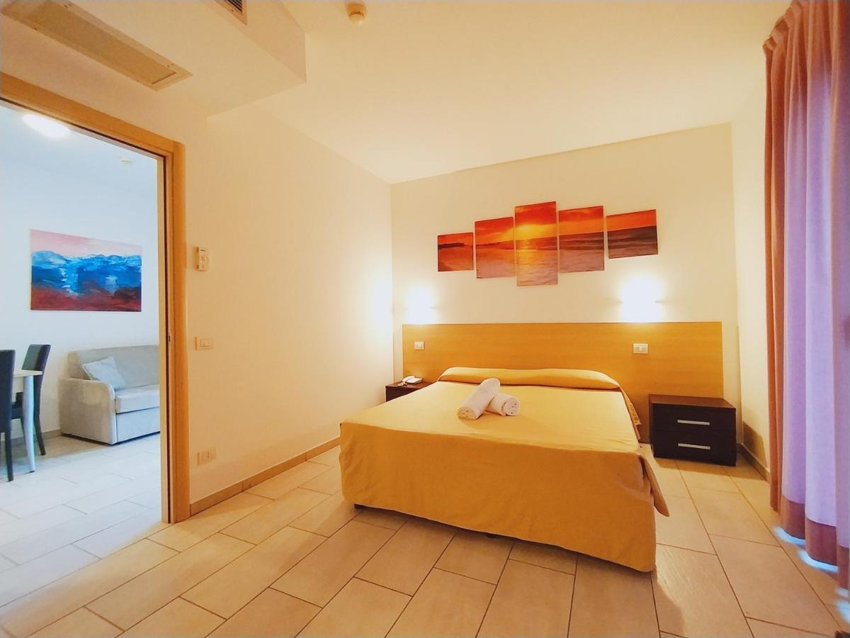 Residence Hotel Rubino Fogliano Marina Exteriér fotografie