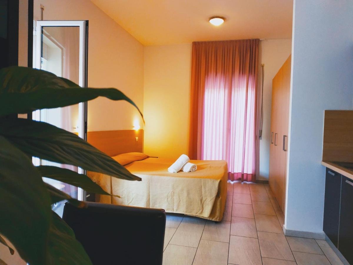 Residence Hotel Rubino Fogliano Marina Exteriér fotografie