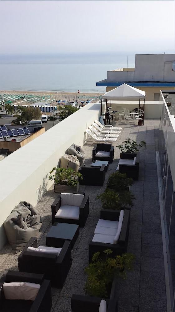 Residence Hotel Rubino Fogliano Marina Exteriér fotografie