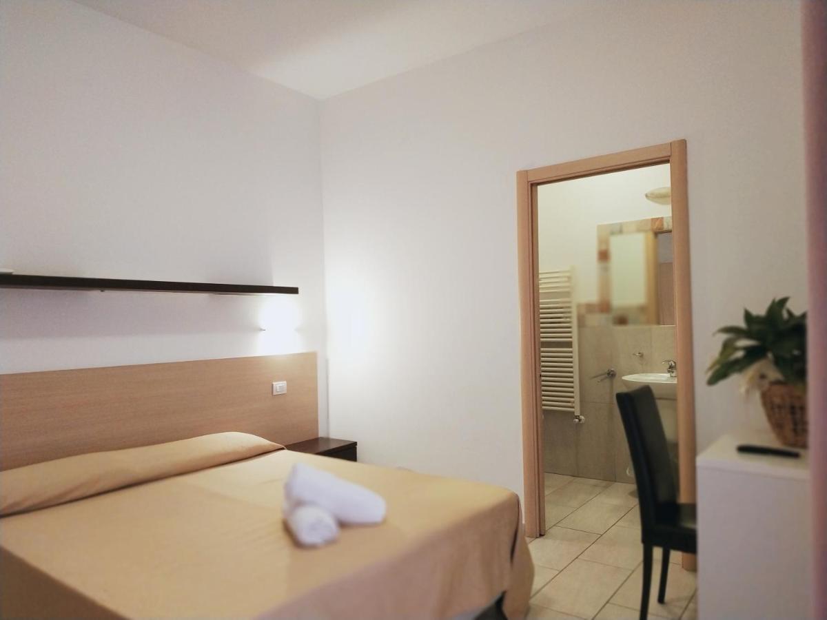 Residence Hotel Rubino Fogliano Marina Exteriér fotografie