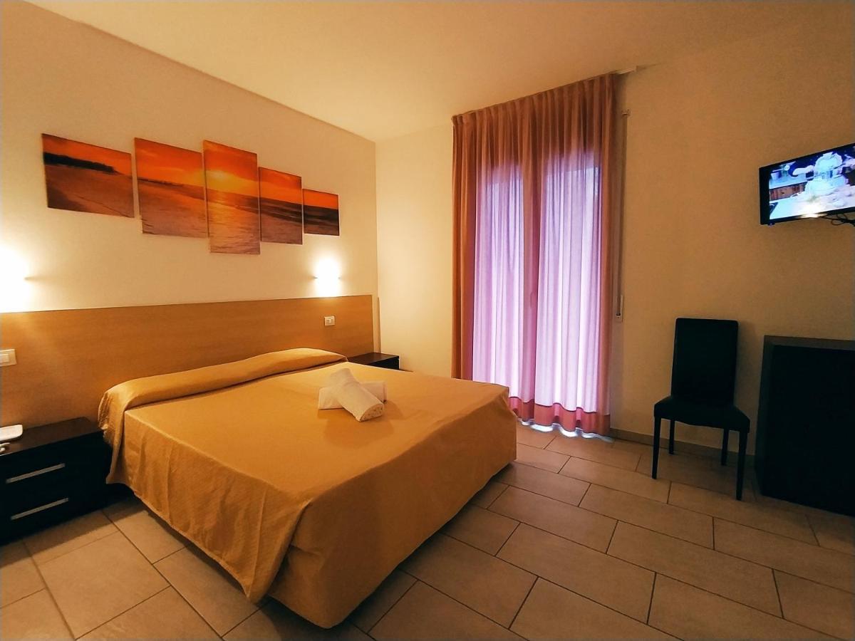 Residence Hotel Rubino Fogliano Marina Exteriér fotografie